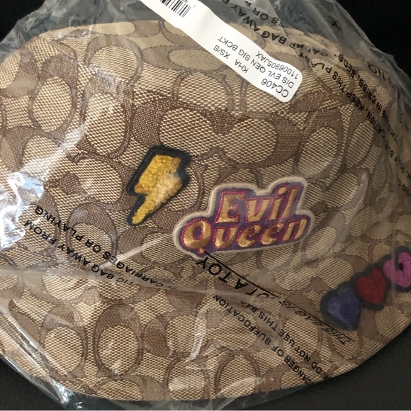 Coach Disney X Coach Signature Jacquard Bucket Hat With Evil Queen - Picture 3 of 6
